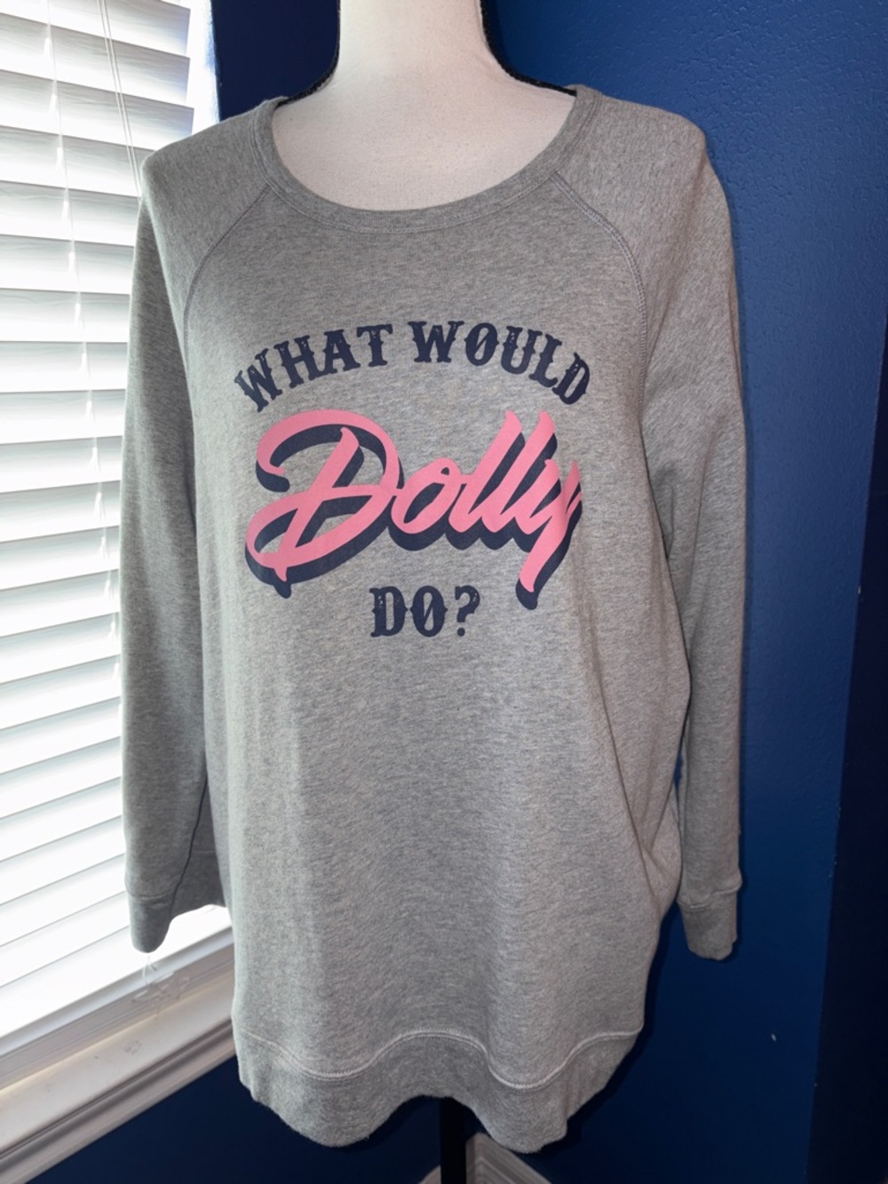 🤍 Draper James “What Would Dolly Do?” Sweatshirt | Size 1X | EUC 🤍